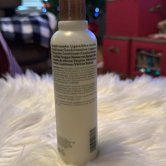 Aveda New rosemary mint weightless conditioner 8.5 fl oz - Picture 2 of 2